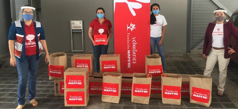 Nuestros voluntarios han querido dedicar el Día del Voluntariado de MAPFRE a realizar una colecta para poder alimentar a muchas personas que carecen de lo más básico