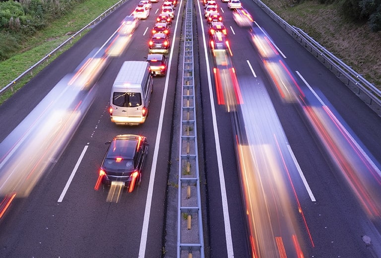 2 de cada 10 vehículos en México rebasan el límite de velocidad